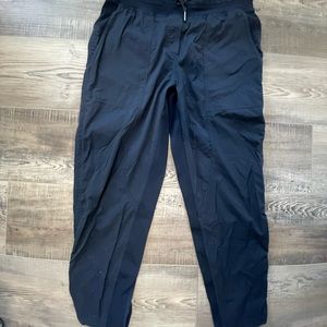 lululemon cropped dances studio jogger